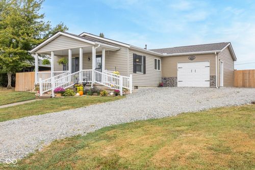 1084 E Pleasant Dr, Greensburg, IN, 47240-8192 | Card Image