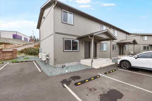 apt-5a-610 N Main St, Phoenix, OR, 97535-9635 | Card Image