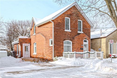 56 Albion St, Brantford, ON, N3T3M3 | Card Image