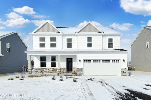 197 Valley Hall Dr, Perrysburg, OH, 43551-6927 | Card Image