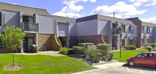 g205-7441 Blackburn Ave, Downers Grove, IL, 60516-5216 | Card Image