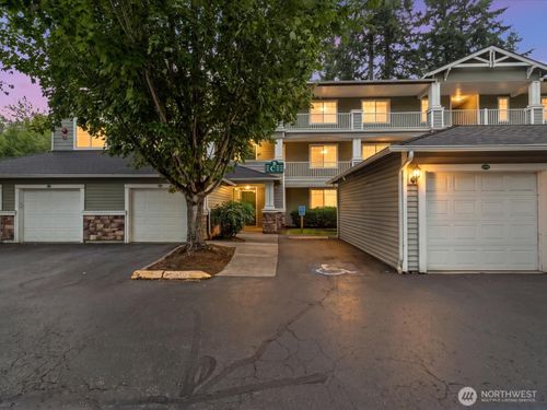 c301-12712 Admiralty Way, Everett, WA, 98204-8017 | Card Image