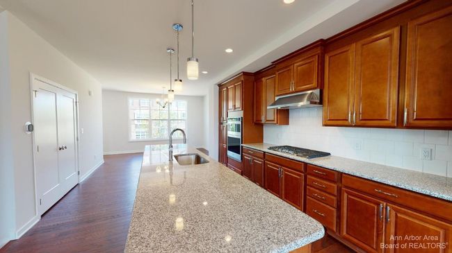 2704 S Spurway Dr, Condo with 4 bedrooms, 4 bathrooms and null parking in Ann Arbor MI | Image 11