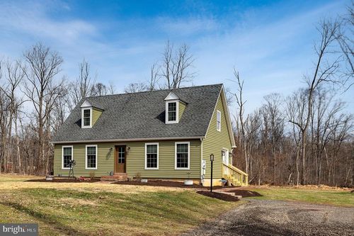 1417 Richlandtown Pike, Quakertown, PA, 18951-4613 | Card Image