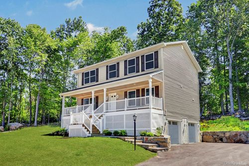 32 Spruce Rd, Brewster, NY, 10509-3201 | Card Image