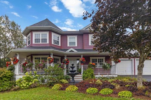 16 Valerie Crt, Windsor Junction, NS, B2T1Y7 | Card Image