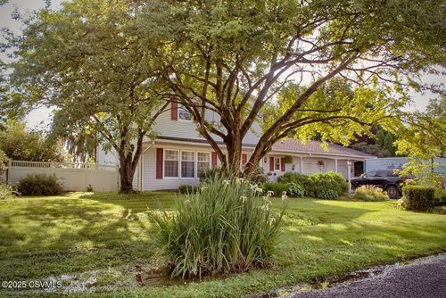 209 S 18th St, Lewisburg, PA, 17837-1605 | Card Image