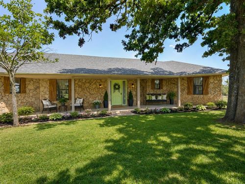 1 Horseshoe Ln, Mcloud, OK, 74851-8413 | Card Image