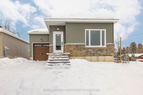 99 Alma St, Kemptville, ON, K0G1J0 | Card Image