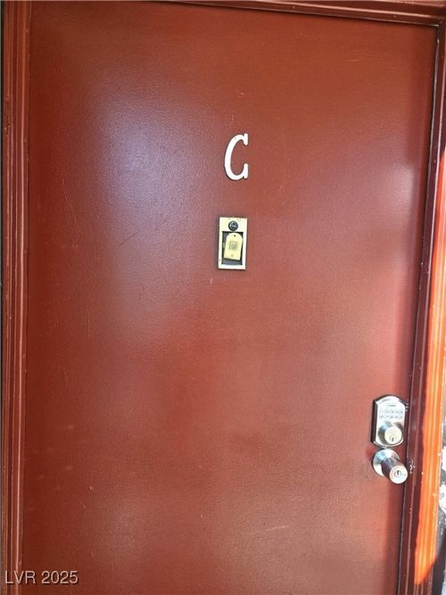 apt-c-3275 Arville St, Las Vegas, NV, 89102-7611 | Card Image
