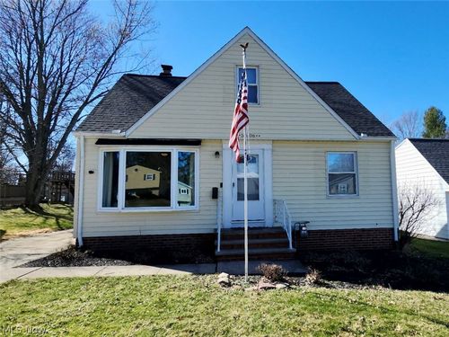 5406 Karen Isle Dr, Willoughby, OH, 44094-4356 | Card Image