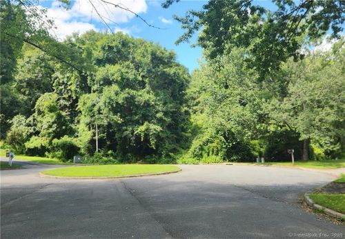 68 Mystic Meadow Ln, Mystic, CT, 06355-1515 | Card Image
