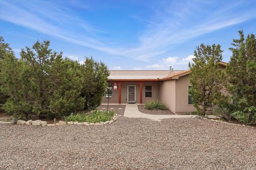 8 Zia Ct, Edgewood, NM, 87015-7190 | Card Image