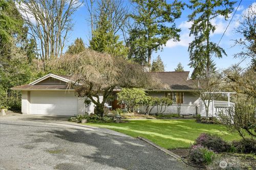 18722 56th Ave Ne, Kenmore, WA, 98028-8737 | Card Image