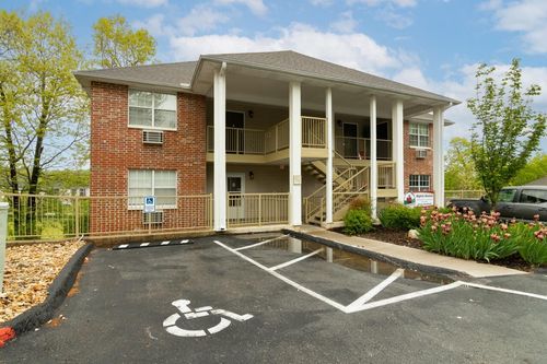 2-200 Golfview Dr, Branson, MO, 65616-3905 | Card Image