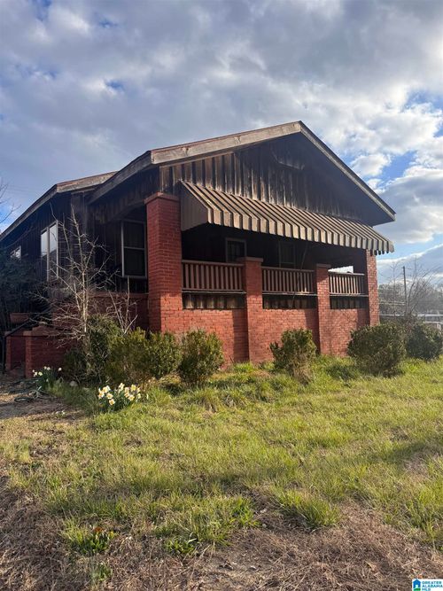 105 2nd Ave W, ONEONTA, AL, 35121-1603 | Card Image