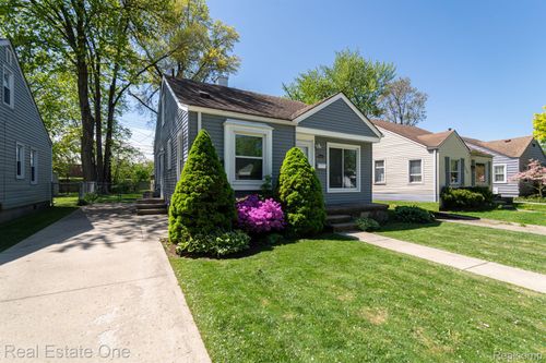 2324 Guthrie Ave, Royal Oak, MI, 48067-3529 | Card Image