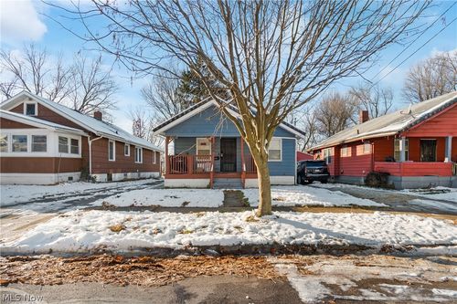 696 Merton Ave, Akron, OH, 44306-1522 | Card Image