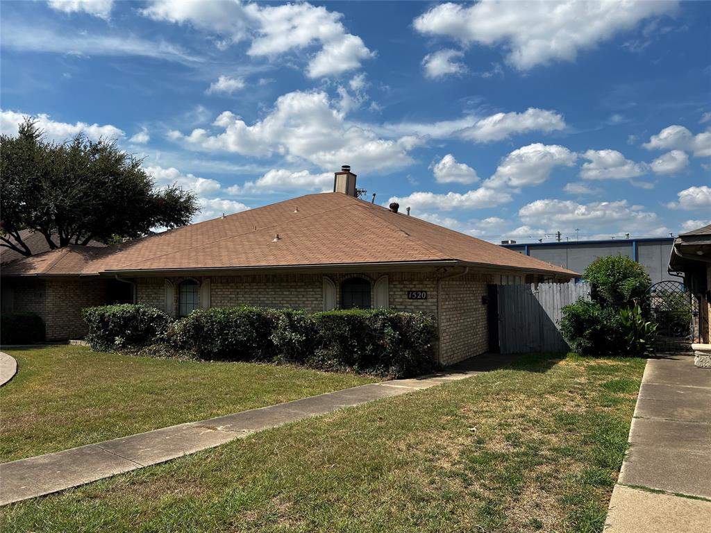 Parkside Dr, Carrollton, TX 75006