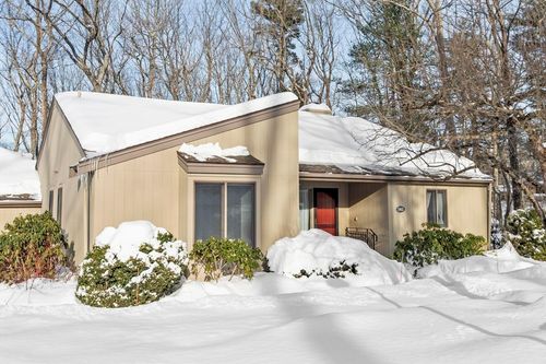 141-141 Chestnut Cir, Lincoln, MA, 01773-4917 | Card Image