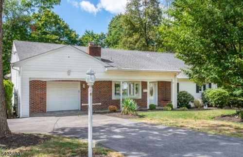 9 Forest Ter, Wayne, NJ, 07470-4308 | Card Image