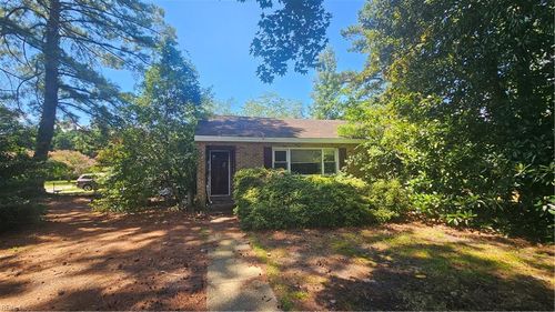 864 E Sparrow Road, Virginia Beach, VA, 23464 | Card Image