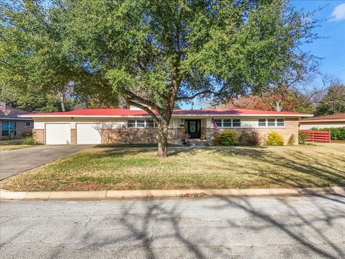 4612 Holiday Ln W, North Richland Hills, TX, 76180-8242 | Card Image
