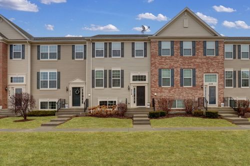 214 Lionel Dr, Grayslake, IL, 60030-2756 | Card Image