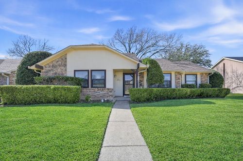 1017 Lesa Ln, Garland, TX, 75042-5620 | Card Image