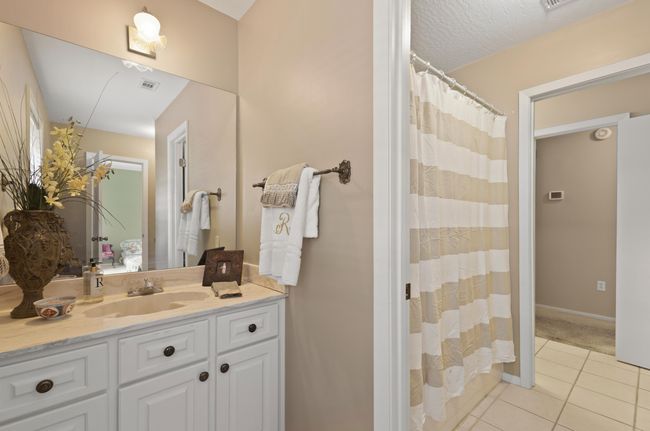 Hall bath | Image 26