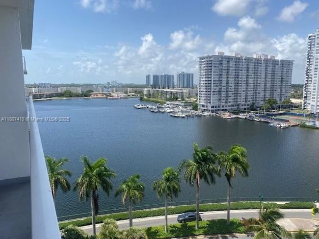 APT-1011W - 2801 Ne 183 Rd St, Condo with 1 bedrooms, 2 bathrooms and null parking in Aventura FL | Image 17