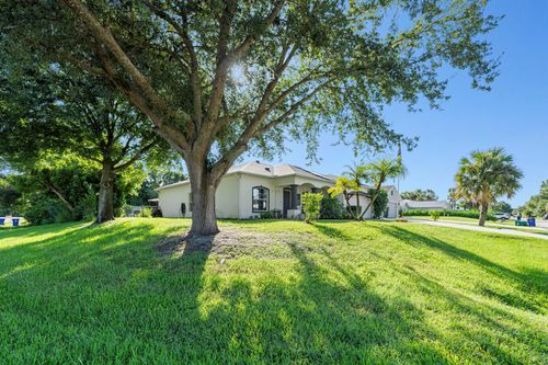 1302 Coverbrook Ln, Sebastian, FL, 32958-5946 | Card Image
