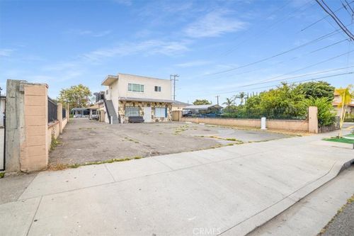 608 E Central Ave, Santa Ana, CA, 92707-3201 | Card Image