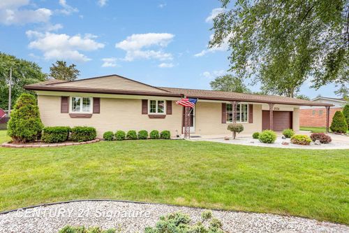 2936 Reppuhn Dr, Saginaw, MI, 48603-3150 | Card Image