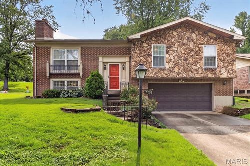 13236 Vanderwood Dr, Black Jack, MO, 63033-4247 | Card Image