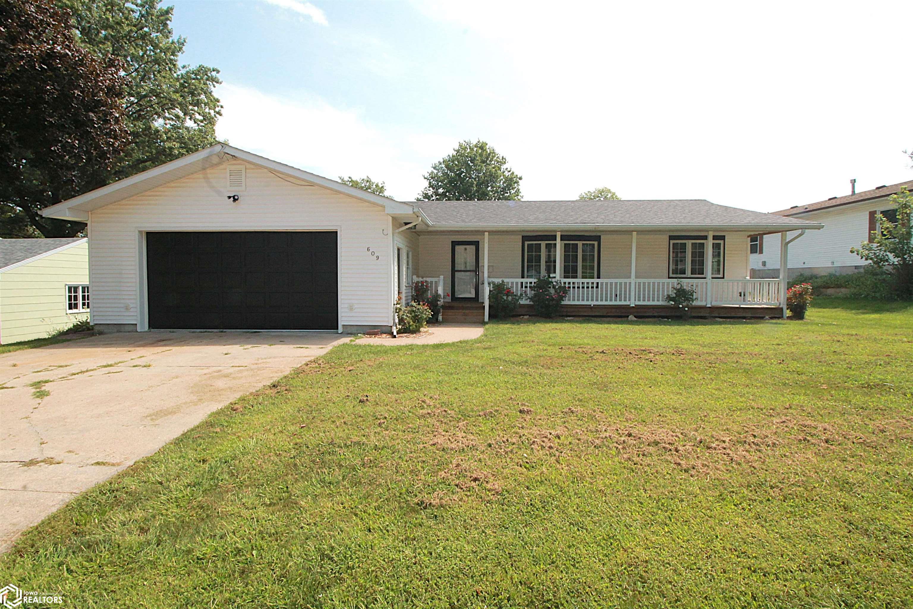 20th St, Clarinda, IA 51632