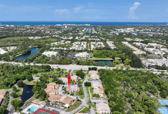 353 Maplecrest Cir, Condo with 3 bedrooms, 2 bathrooms and null parking in Jupiter FL | Image 33