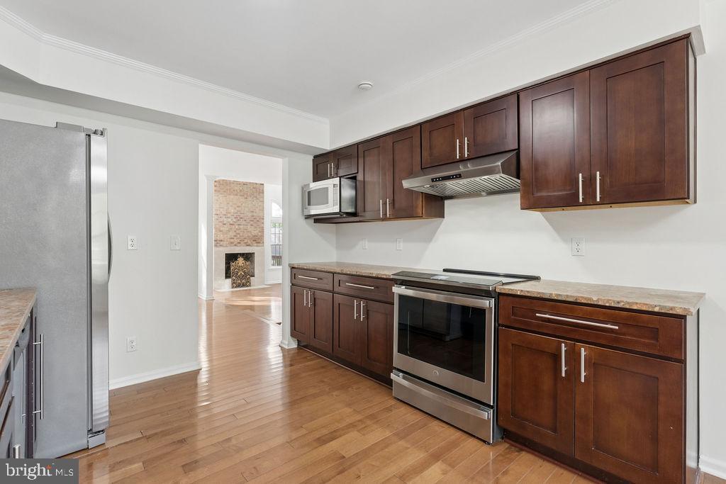 Residential in POTOMAC 4