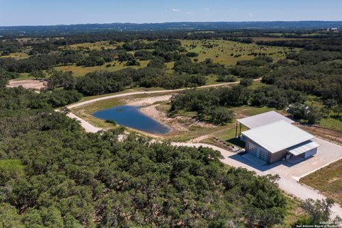 370 Gray Wolf, Blanco, TX, 78606-4425 | Card Image