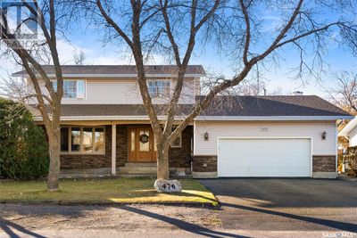 476 2 Nd St, House other with 4 bedrooms, 4 bathrooms and null parking in Pilot Butte SK | Image 2