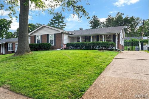 2283 Woodgrass Dr, Overland, MO, 63114-5813 | Card Image