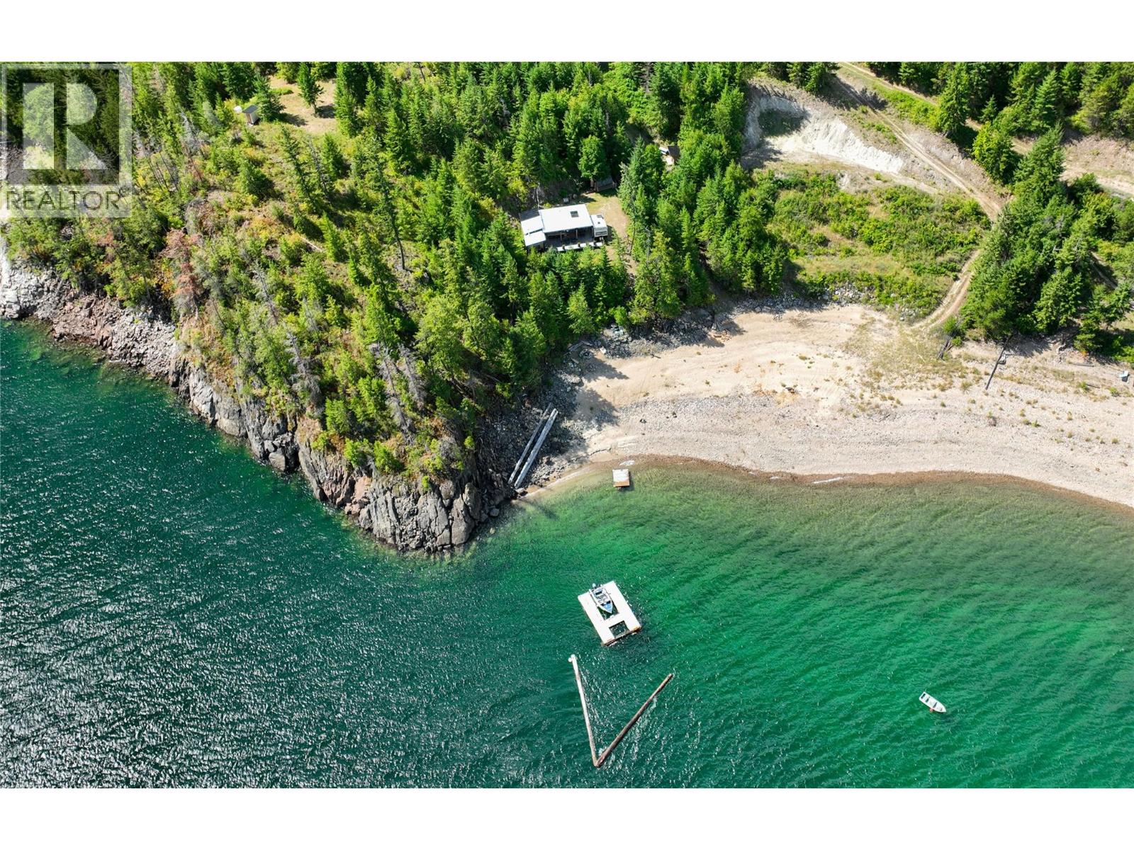 Land in Robson 2