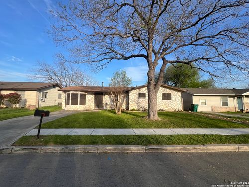 208 Michelle Dr, Converse, TX, 78109-1532 | Card Image