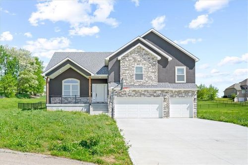 19086 Millstone Ter, Saint Joseph, MO, 64505-8903 | Card Image