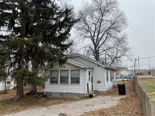 2724 N Church St, Decatur, IL, 62526-3220 | Card Image