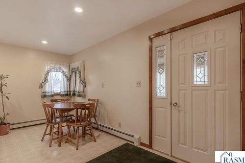421 S Murphy St, Lake Crystal, MN, 56055-2130 | Card Image