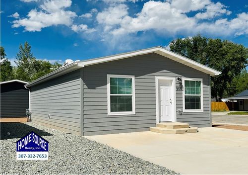 900 Lincoln St, Lander, WY, 82520-2738 | Card Image