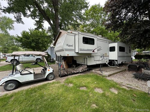 77-10001 E Goodall Rd, Durand, MI, 48429-9744 | Card Image