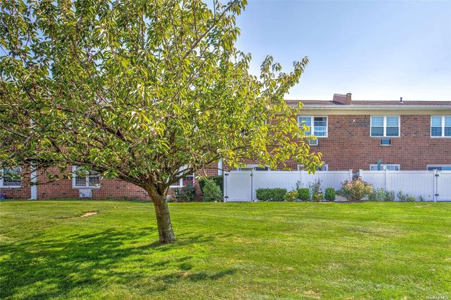 APT-27F - 460 Old Town Rd, Home with 1 bedrooms, 1 bathrooms and null parking in Port Jefferson Station NY | Image 17