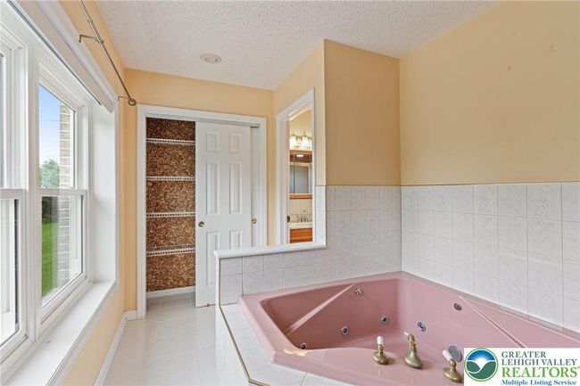 230 W Moorestown Rd, House other with 4 bedrooms, 4 bathrooms and null parking in WIND GAP PA | Image 43